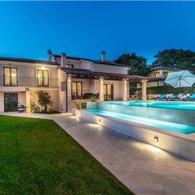 7 bedroom villa with pool in Svetvinčenat, sleeps 14